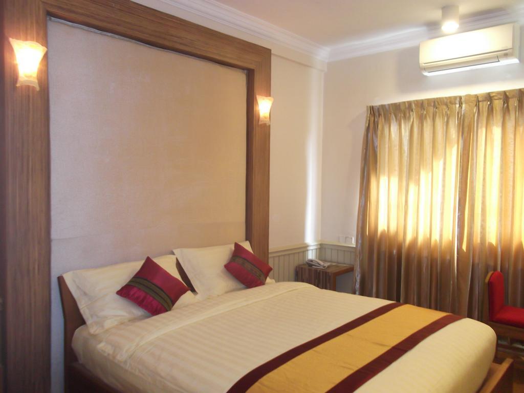 Hotel 63 Yangon Exterior foto