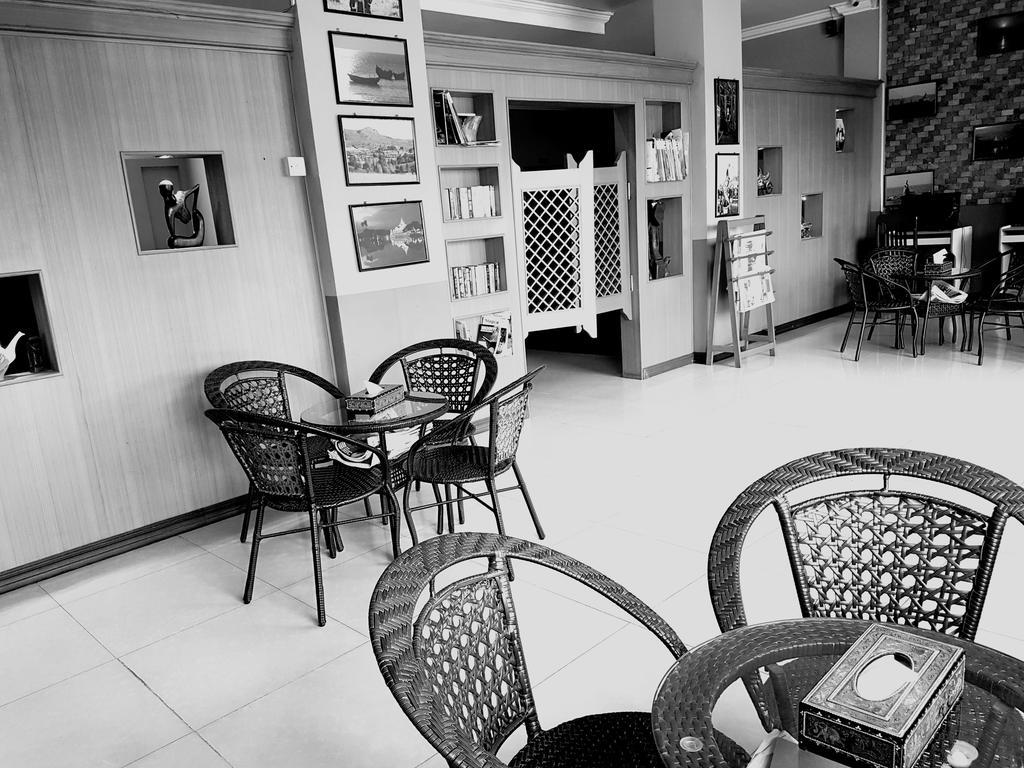 Hotel 63 Yangon Exterior foto